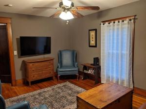 Gallery image of Large Bakery Apartment - Central Downtown Location in Fredonia