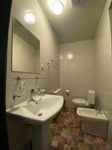 Ванная комната в Art Villa Bakuriani +32 фотографии