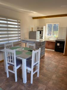 Кухня или мини-кухня в El Bucanero
