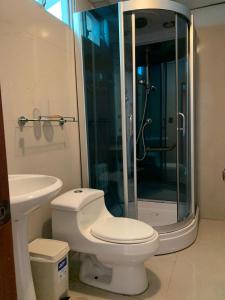 Phòng tắm tại Hotel La Cascada - Lago Agrio