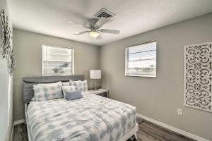 Giường trong phòng chung tại Bayfront Paradise with Heated Pool and Balcony!