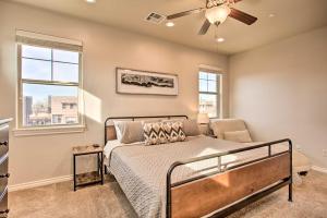 Gallery image of Edmond Oasis with Rooftop Lounge Walk to Dtwn! in Edmond