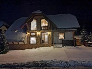 Apartmánový dom Vila Maroš v zimě + 37 fotografií