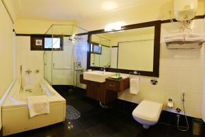 Koupelna v ubytování Indraprastha Resort