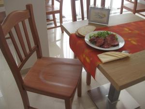 Jedlo v ubytovaní bed & breakfast alebo blízkom okolí