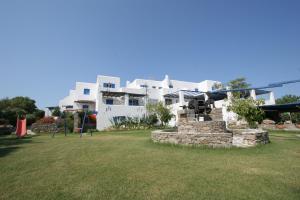 Gallery image of Silver Rocks Hotel in Chrissi Akti