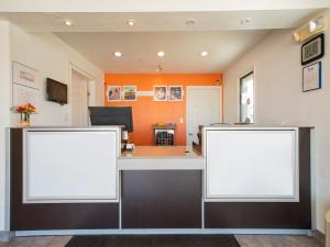 Kuchyň nebo kuchyňský kout v ubytování Americas Best Value Inn & Suites Humble