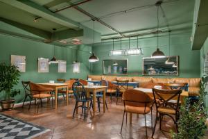Restoran atau tempat lain untuk makan di Raimond Palace Hotel