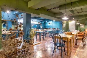 Restoran atau tempat lain untuk makan di Raimond Palace Hotel