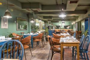 Restoran atau tempat lain untuk makan di Raimond Palace Hotel