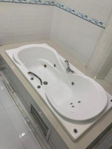 Et badeværelse på Hotel Mirante B