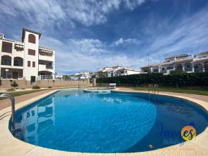 Bazén v ubytování La Ciñuelica R11 Ground Floor Apartment Com Pool L111 nebo v jeho okolí