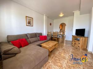 TV a/nebo společenská místnost v ubytování La Ciñuelica R11 Ground Floor Apartment Com Pool L111