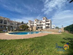Bazén v ubytování La Ciñuelica R11 Ground Floor Apartment Com Pool L111 nebo v jeho okolí
