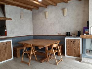 A kitchen or kitchenette at Villa Michela