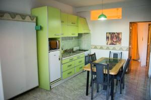 Una cocina o kitchenette en Apartamento los Franceses