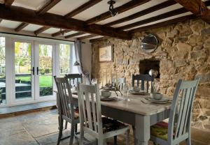 Restaurace v ubytování Finest Retreats - Wye Head Cottage