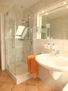 Koupelna v ubytování Domizil Strandburg Domizil Strandburg Appartement 27 Toscana + 14 fotografií