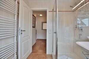 Ένα μπάνιο στο Sunshine-Residenz Sunshine Residenz Appartement 5 +8 φωτογραφίες