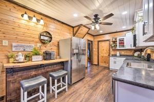 A kitchen or kitchenette at The Olde Homestead with Fire Pit and Mountain Views!