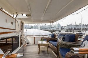 Gallery image of 2BR Spacious & Comfy 43' Yacht - Heat & AC - On the Freedom Trail - Best Nights Sleep in Boston