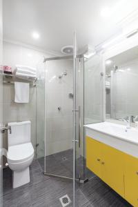 Koupelna v ubytování ibis Styles Kingsgate Hotel