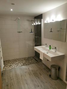 Łazienka w obiekcie Premium Appartements Di Bora