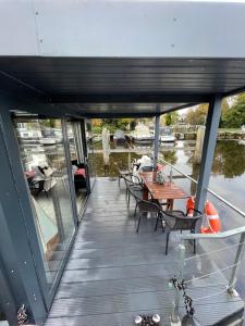 Restoran atau tempat lain untuk makan di Varend genieten op houseboats