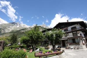 Foto dalla galleria di Hotel Aiguille Noire a Courmayeur