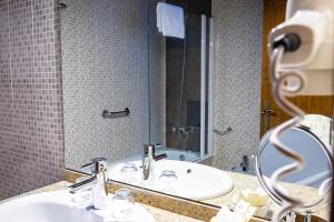 A bathroom at Hotel Valle De Izas