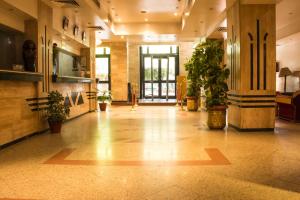 Lobby o reception area sa Marhaba Palace Hotel