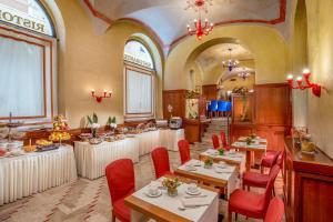 Restavracija oz. druge možnosti za prehrano v nastanitvi UNAWAY Hotel Empire Roma