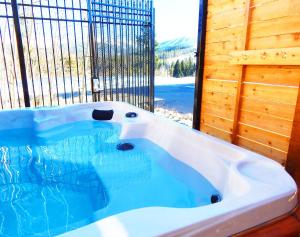 Bazén v ubytování Silverado I Building B Unit 204 nebo v jeho okolí