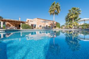 The swimming pool at or close to Finca Ca'n Puig