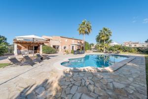 The swimming pool at or close to Finca Ca'n Puig
