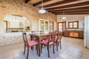 A kitchen or kitchenette at Finca Ca'n Puig
