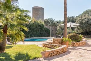 The swimming pool at or close to Finca Ca'n Puig