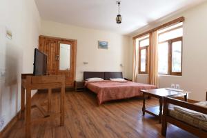 Imagen de la galería de Tourist Hotel 10 minutes walking distance from the mall, en Manali