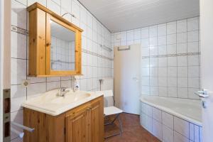 Koupelna v ubytování Pension Kramer + 47 fotografií