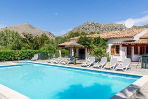 Bazén v ubytovaní Villa Vora Puerto Pollensa by JS Villas alebo v jeho blízkosti