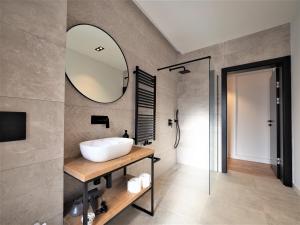 Kúpeľňa v ubytovaní VIP Apartamenty Gorące Źródła + 37 fotografií