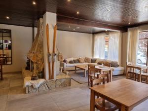 Posezení v ubytování Tunqueley Hotel