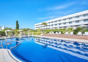 Бассейн в Royal View Hotel Churaumi или поблизости