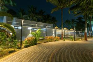 Gallery image of Gold Beach Villa in Daman