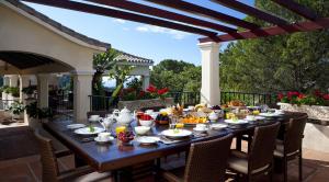 En restaurant eller et andet spisested på Villa Candela En La Colina