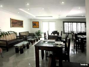 Gallery image of Room in Lodge - Prince Of Anthony 1960 Hotel-apartment in Lagos