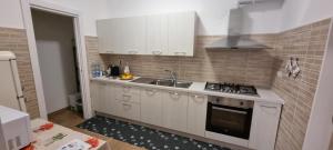 
A kitchen or kitchenette at Appartamento Campanella
