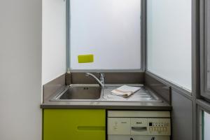 Kuhinja ili čajna kuhinja u objektu Loft Moderno in Dateo