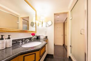 Kopalnica v nastanitvi InterContinental Wien by IHG