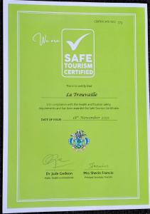 Certifikát, hodnocení, plakát nebo jiný dokument vystavený v ubytování La Trouvaille